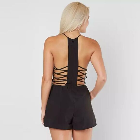 Loveriche Buckle Black Strappy Romper - Picture 2 of 7